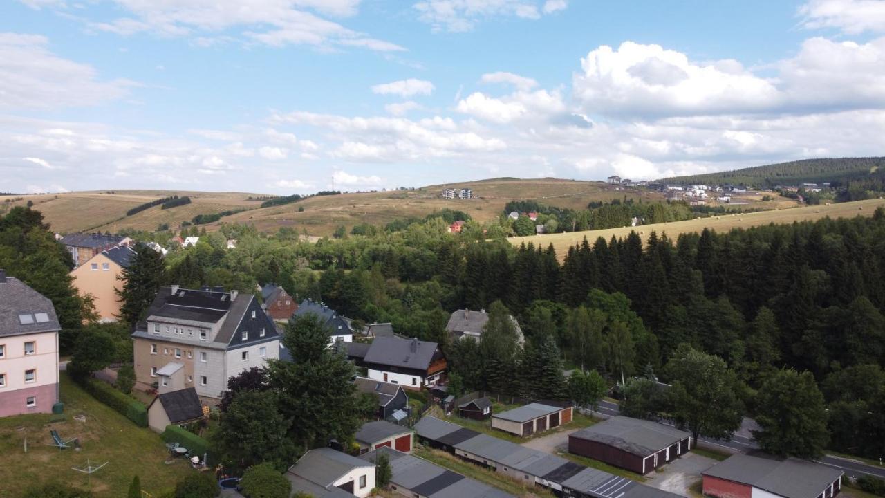 Ferienwohnungen Zauberberg, Schneehase & Glitzerhirsch Oberwiesenthal Exteriör bild