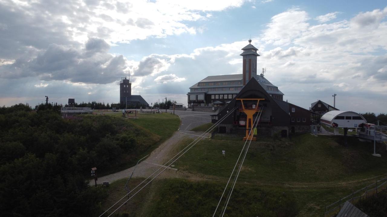 Ferienwohnungen Zauberberg, Schneehase & Glitzerhirsch Oberwiesenthal Exteriör bild